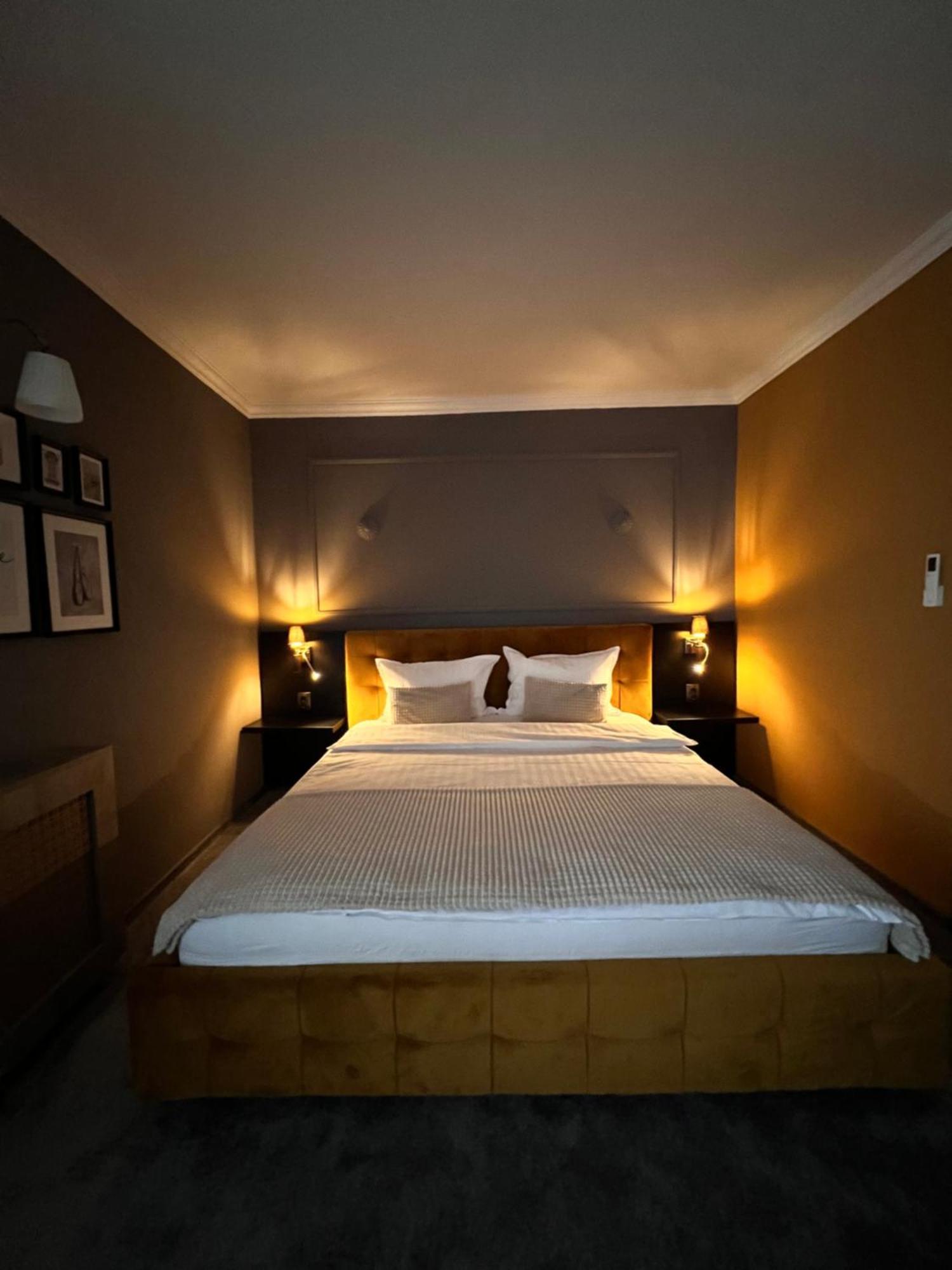 Hotel Coco Timisoara Esterno foto