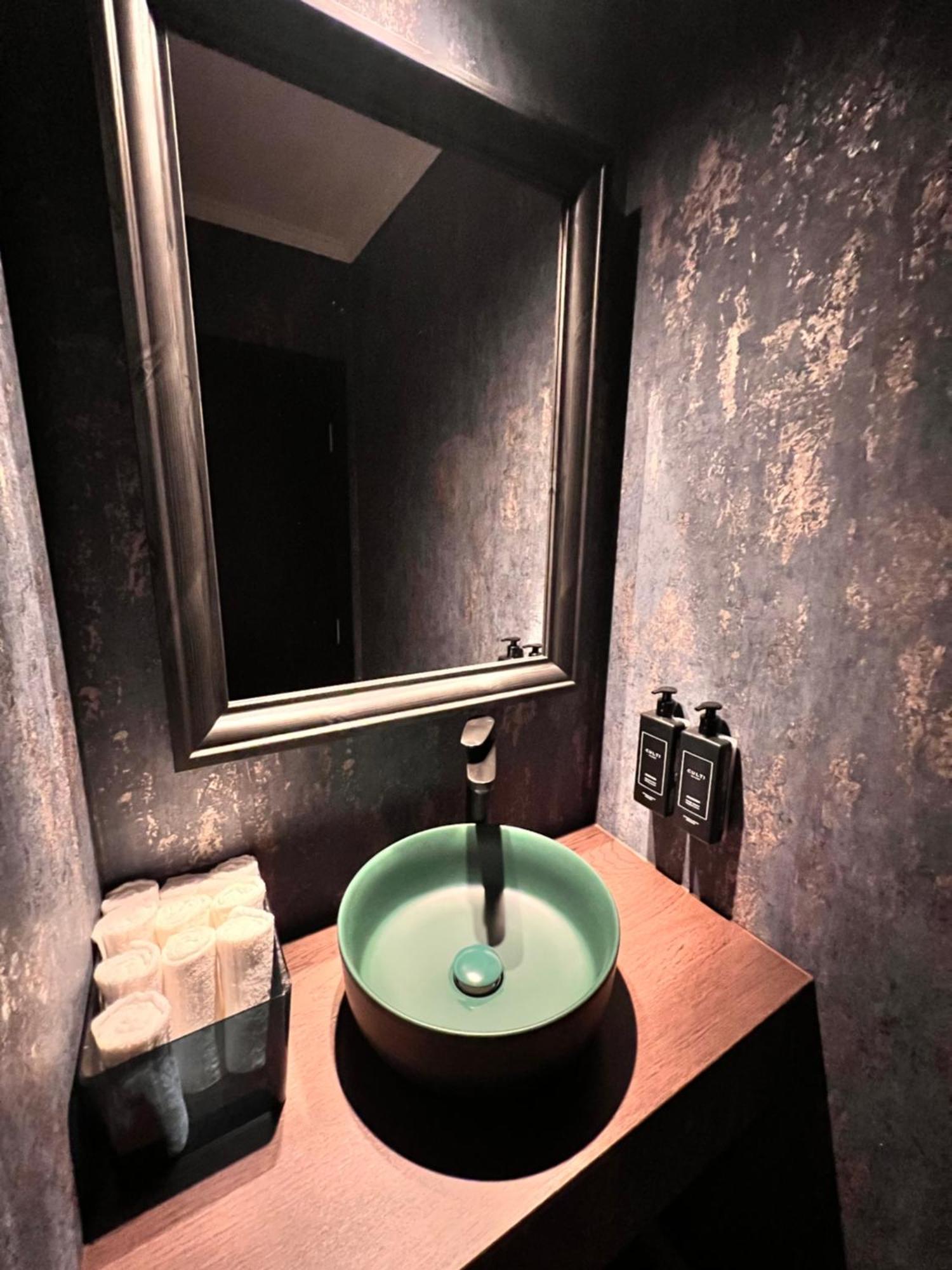 Hotel Coco Timisoara Esterno foto
